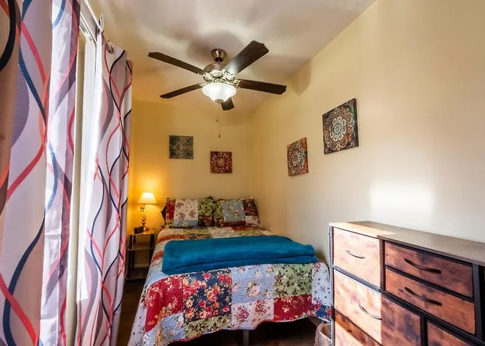 Quaint Cabin By The Creek Private